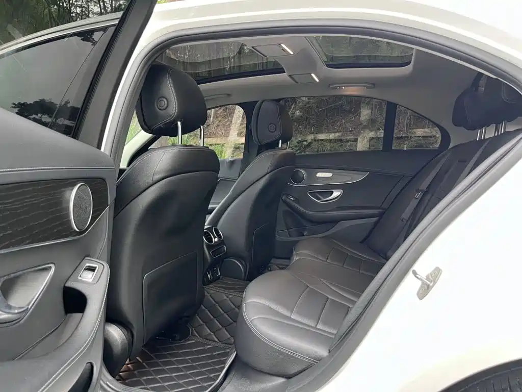 Mercedes-Benz C-Class — миниатюра 17