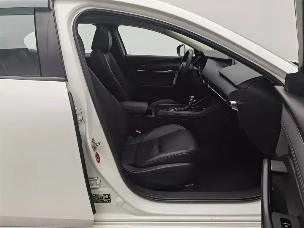 Mazda 3 Axela — миниатюра 23