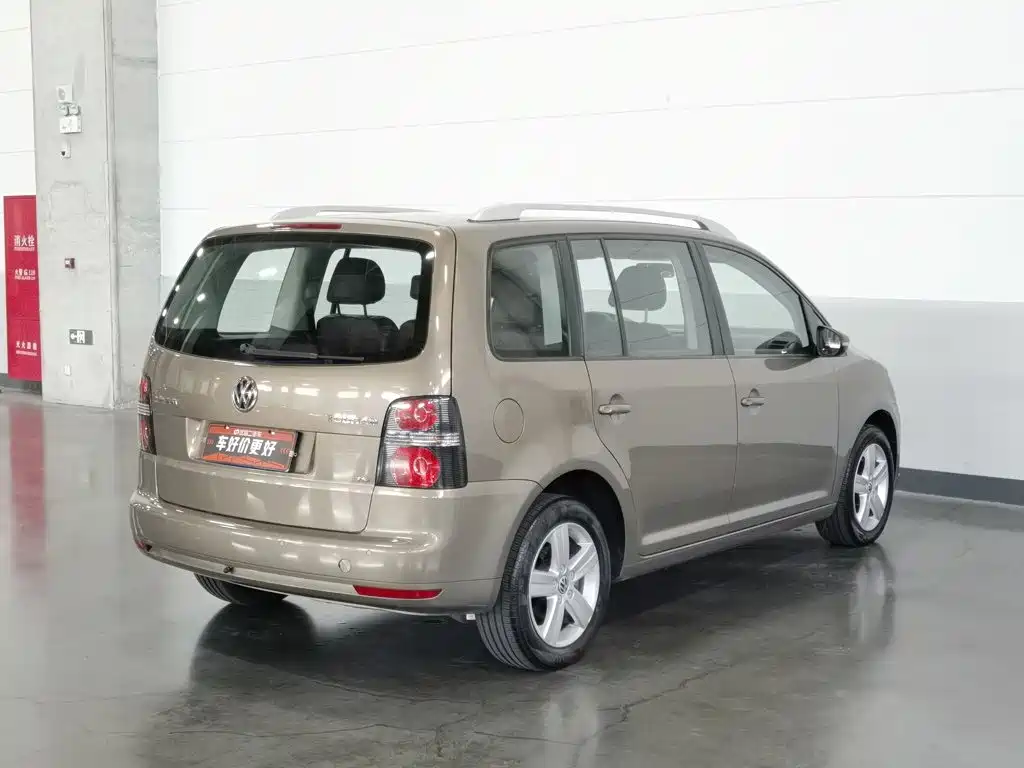 Volkswagen Touran — миниатюра 2