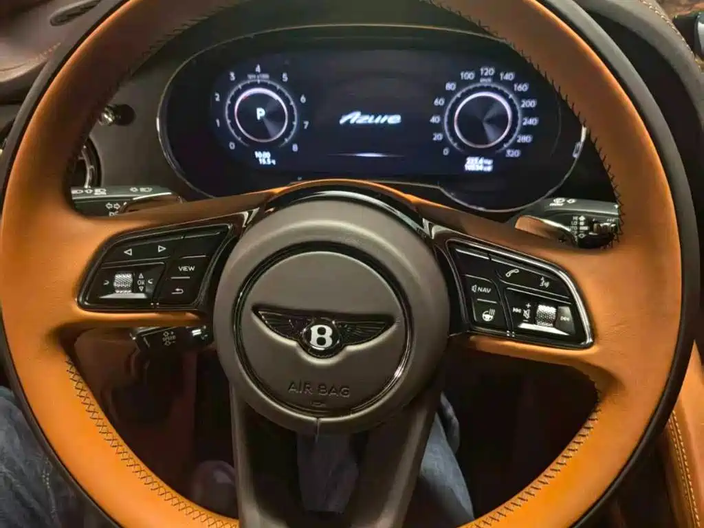 Bentley Bentayga — миниатюра 6