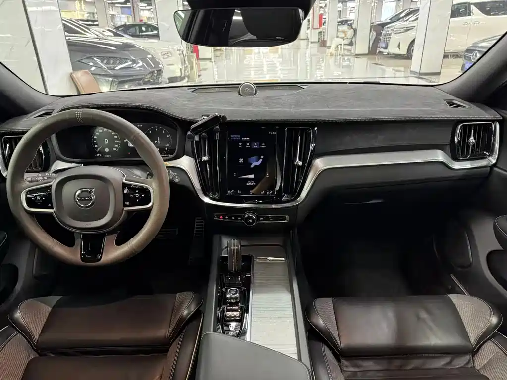 Volvo V60 — миниатюра 5
