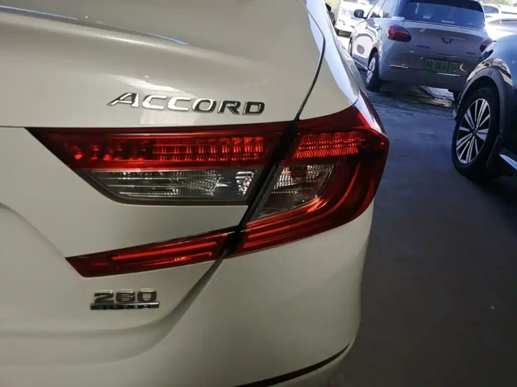 Honda Accord — миниатюра 8