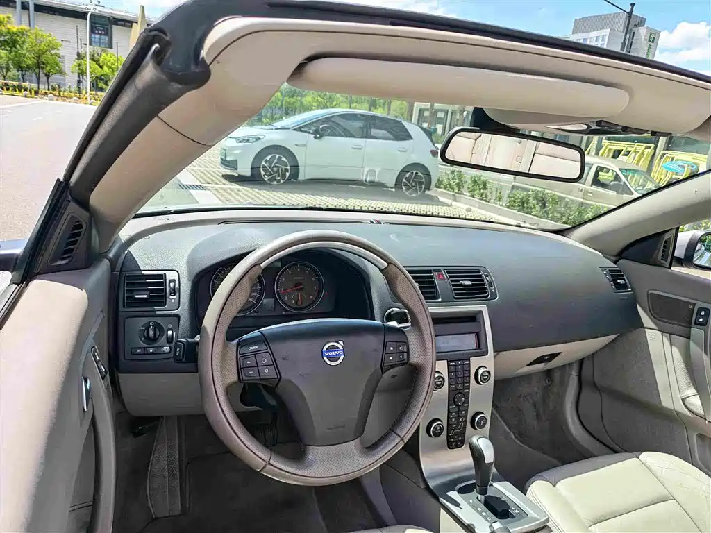 Volvo C70 — миниатюра 11