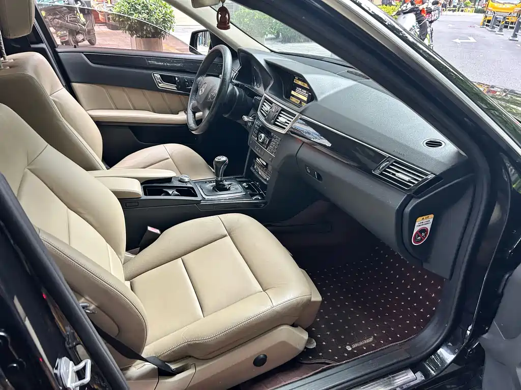 Mercedes-Benz E-Class — миниатюра 8