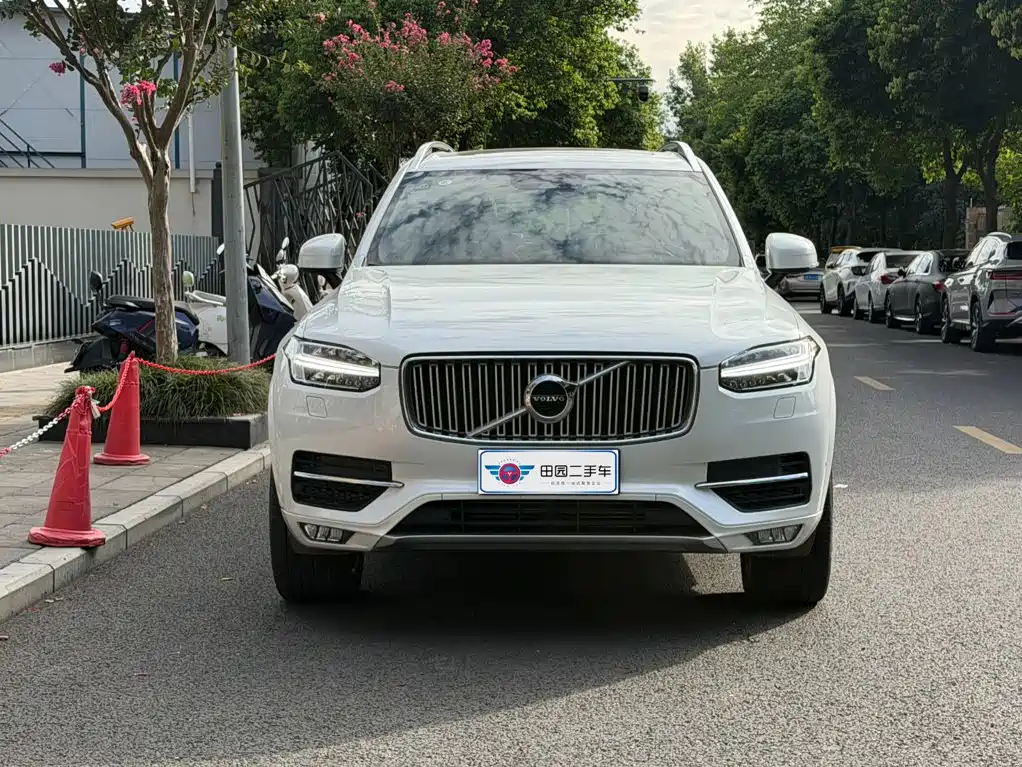 Volvo XC90 — миниатюра 2