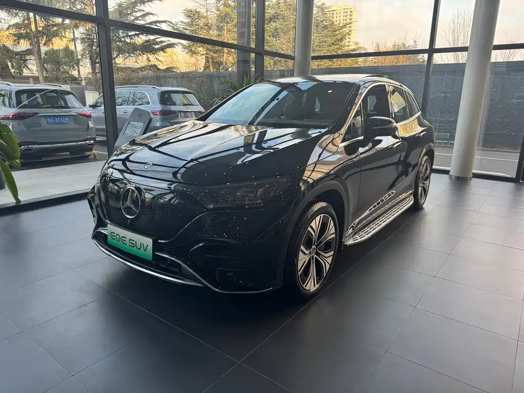 MERCEDES-BENZ EQE SUV