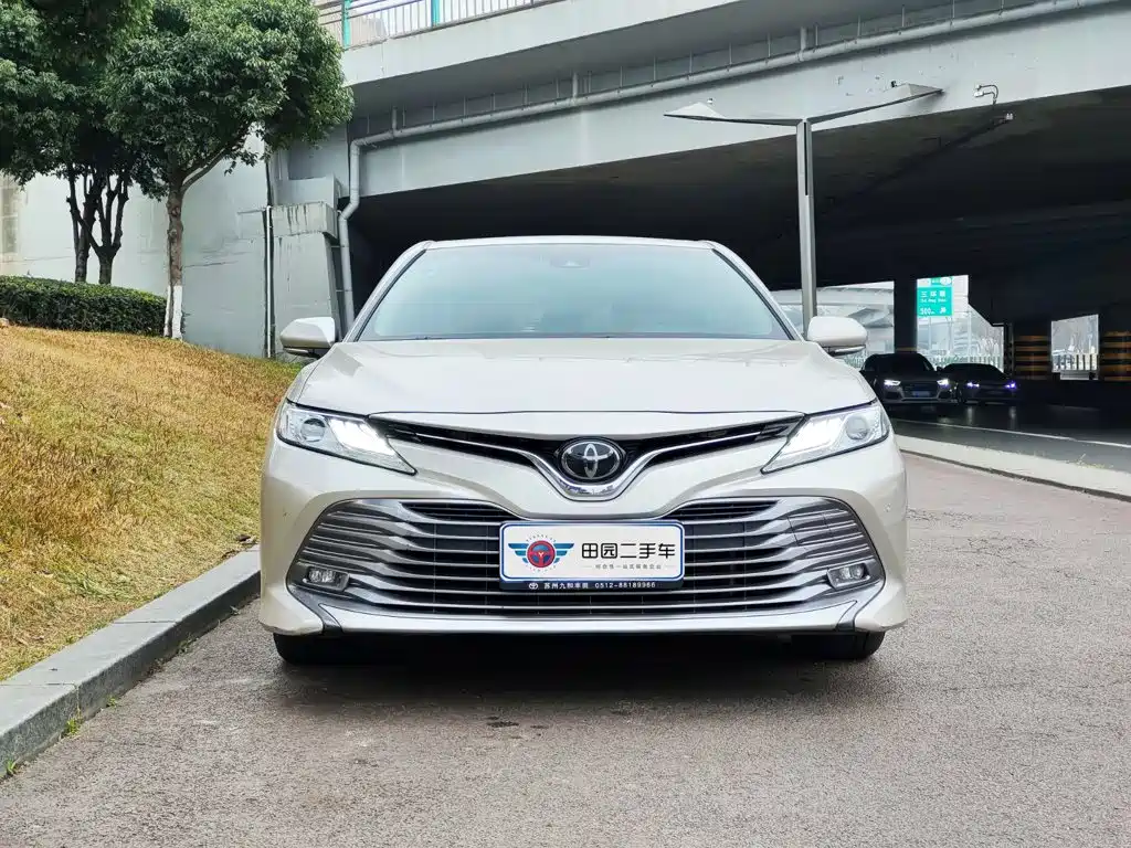 Toyota Camry — миниатюра 2