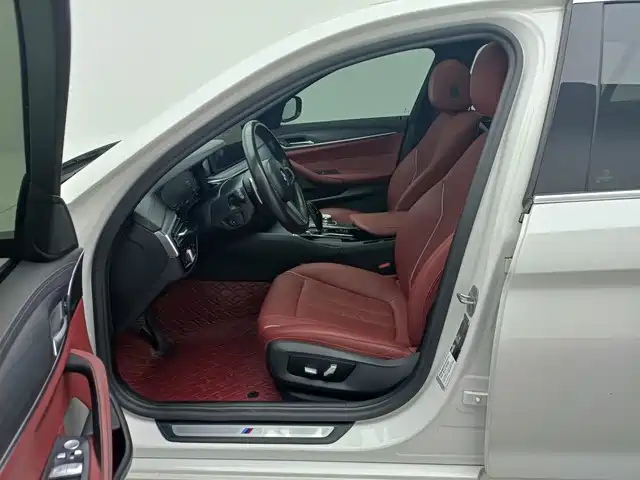 BMW 5 Series — миниатюра 10