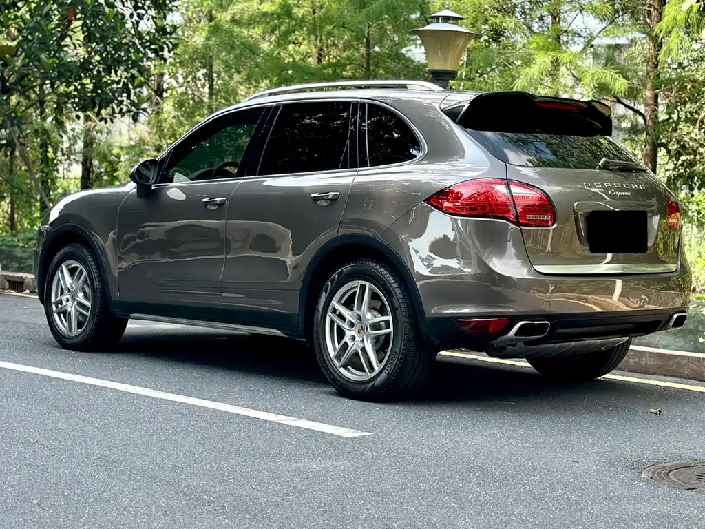 Porsche Cayenne 2014 Cayenne Platinum Edition 3.0T