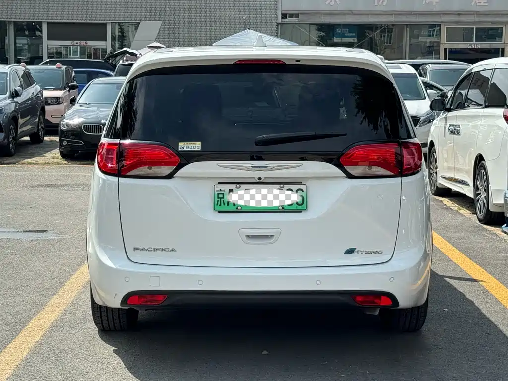 Chrysler Grand Voyager PHEV (Import) — миниатюра 5