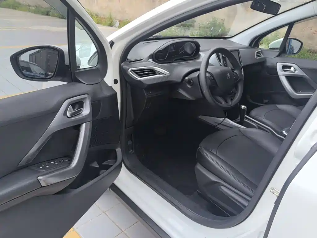 Peugeot 2008 — миниатюра 16