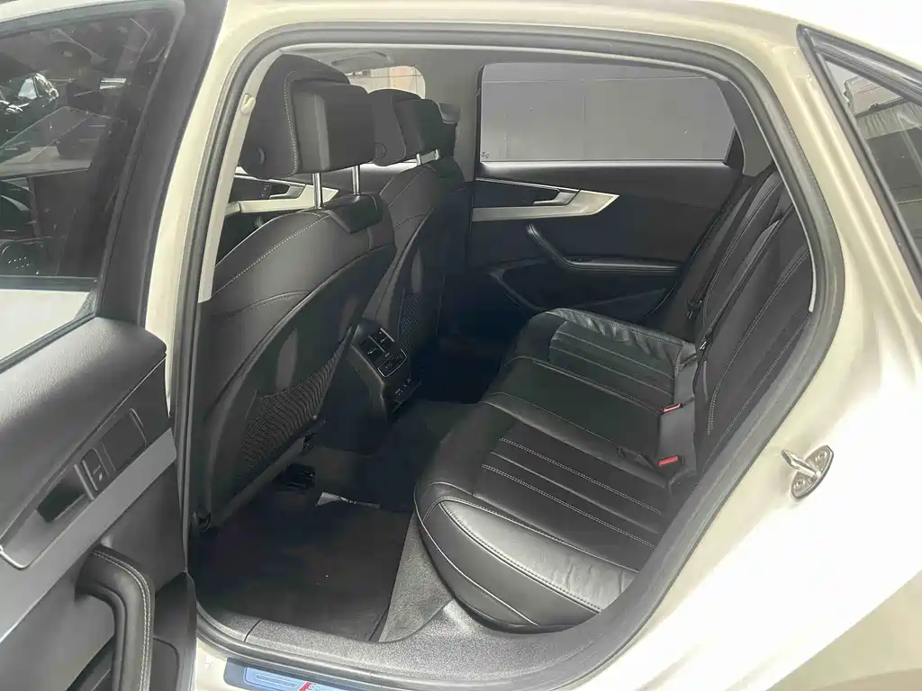 Audi A4L 2022 40 TFSI Luxury