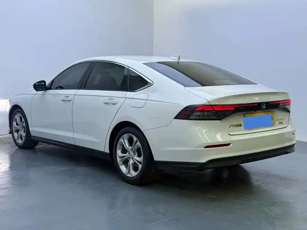 Honda Accord — миниатюра 8
