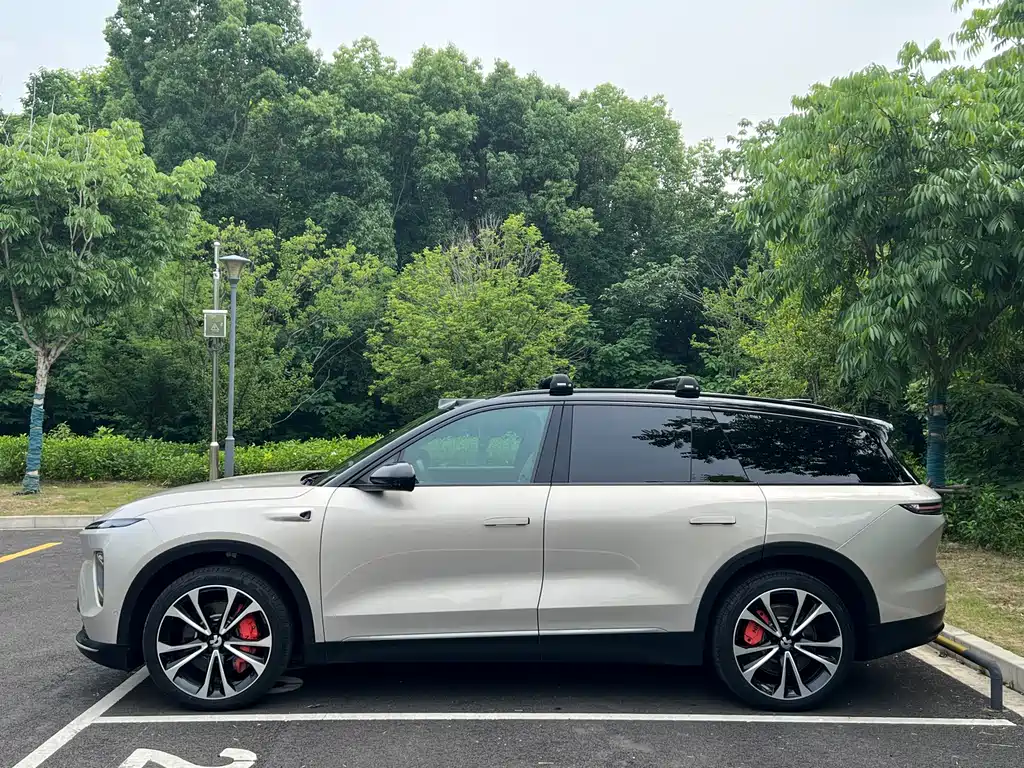 NIO ES8 2024 100kWh