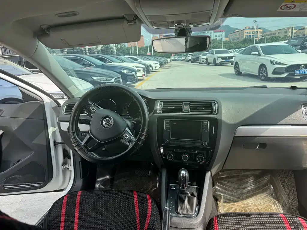 Volkswagen Sagitar 2018 180TSI DSG Premium