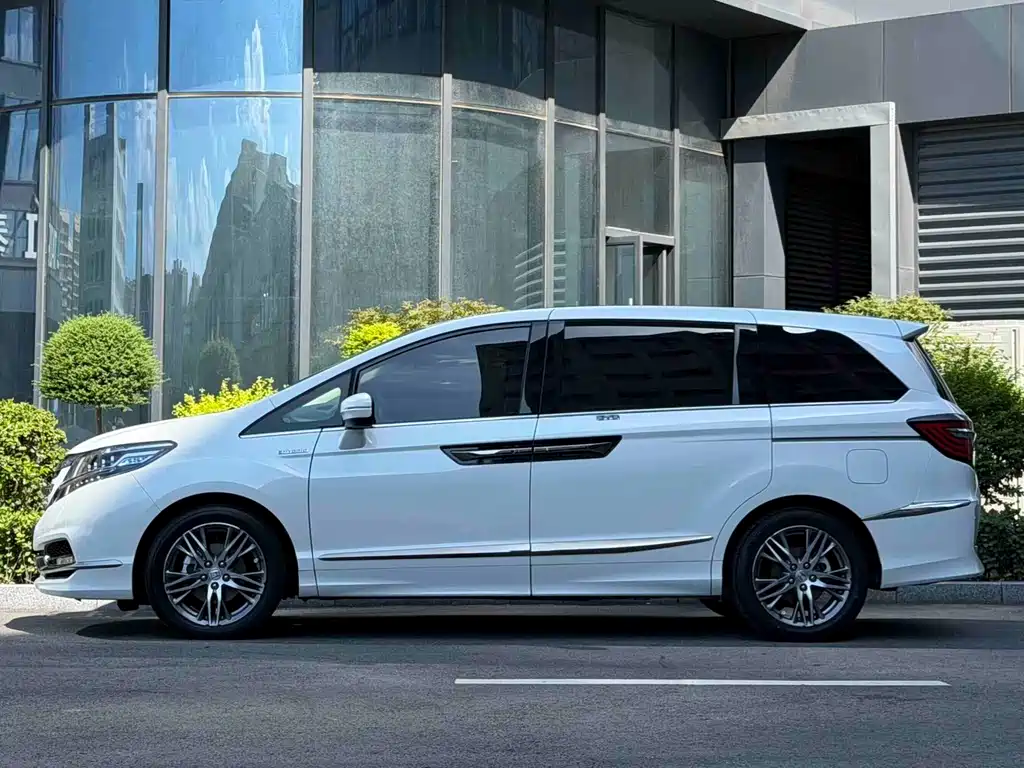 Honda Elysion — миниатюра 5