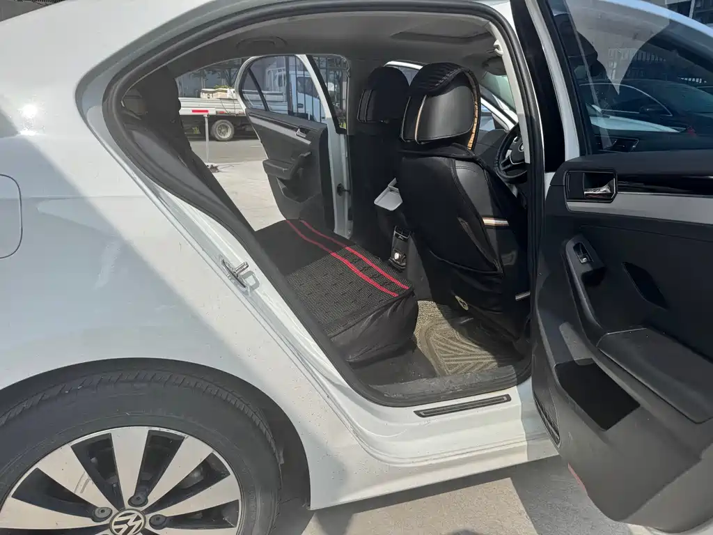 Volkswagen Sagitar 2018 180TSI DSG Premium