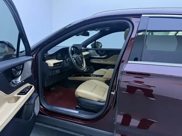 Lincoln Corsair — миниатюра 10