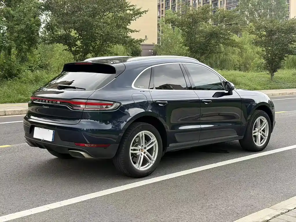 Porsche Macan — миниатюра 5