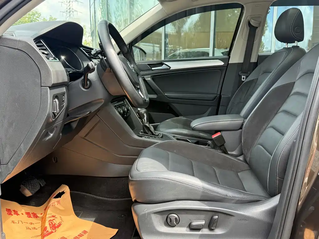 Volkswagen Tiguan L — миниатюра 10