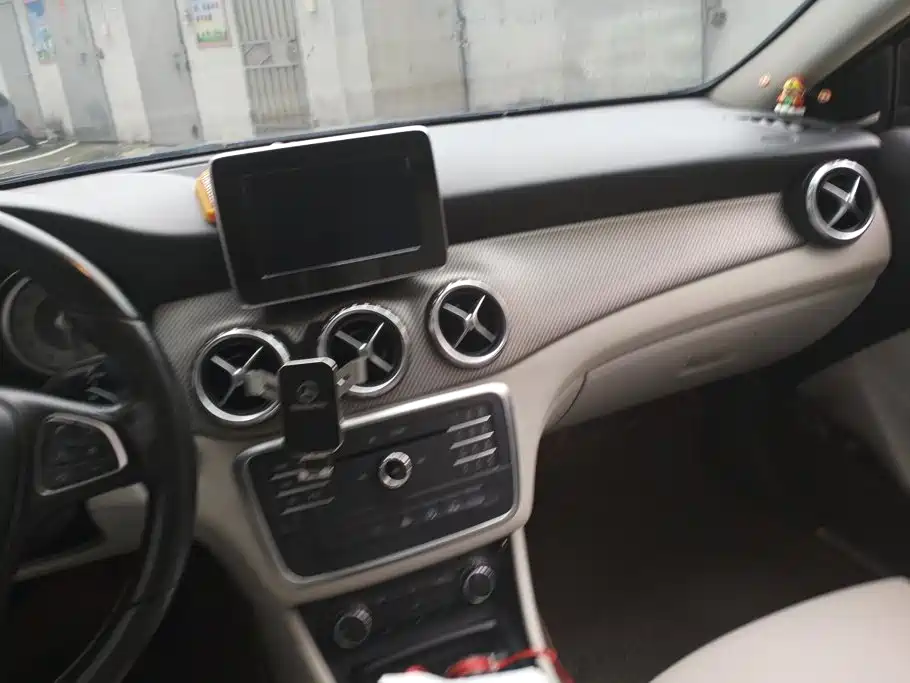 Mercedes-Benz GLA — миниатюра 13