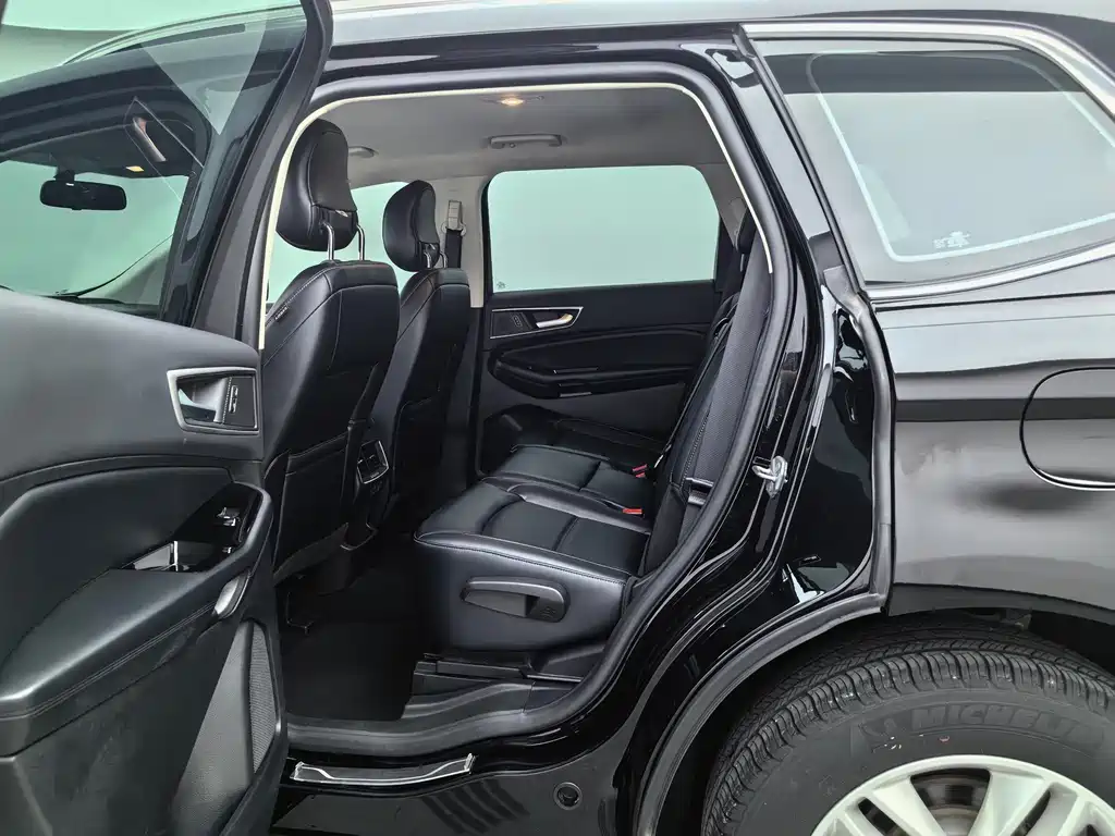 Ford Edge — миниатюра 16