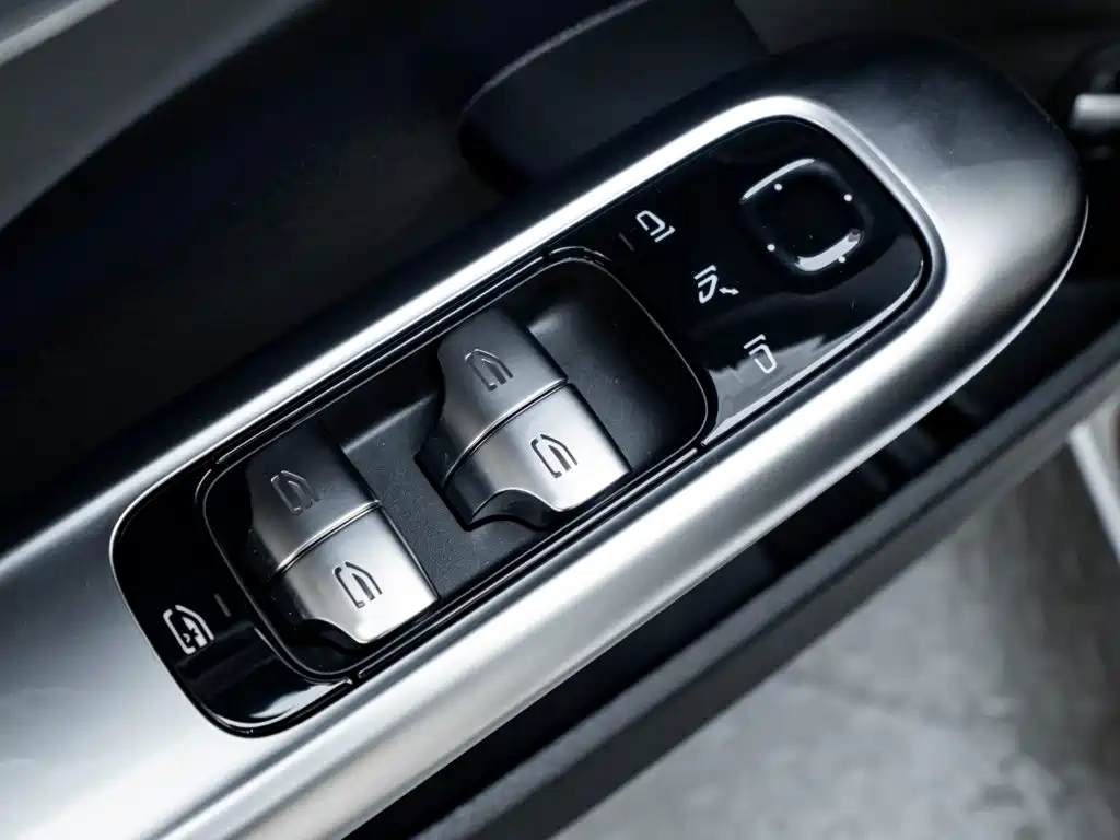 Mercedes-Benz C-Class — миниатюра 21