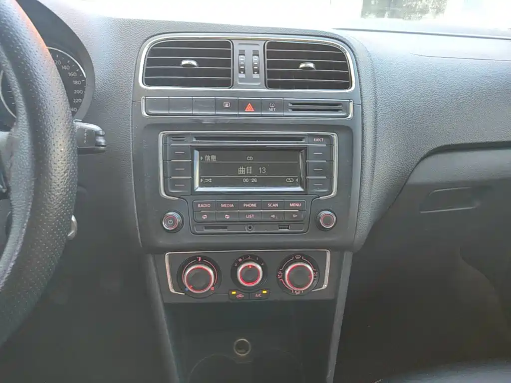 Volkswagen Polo — миниатюра 13