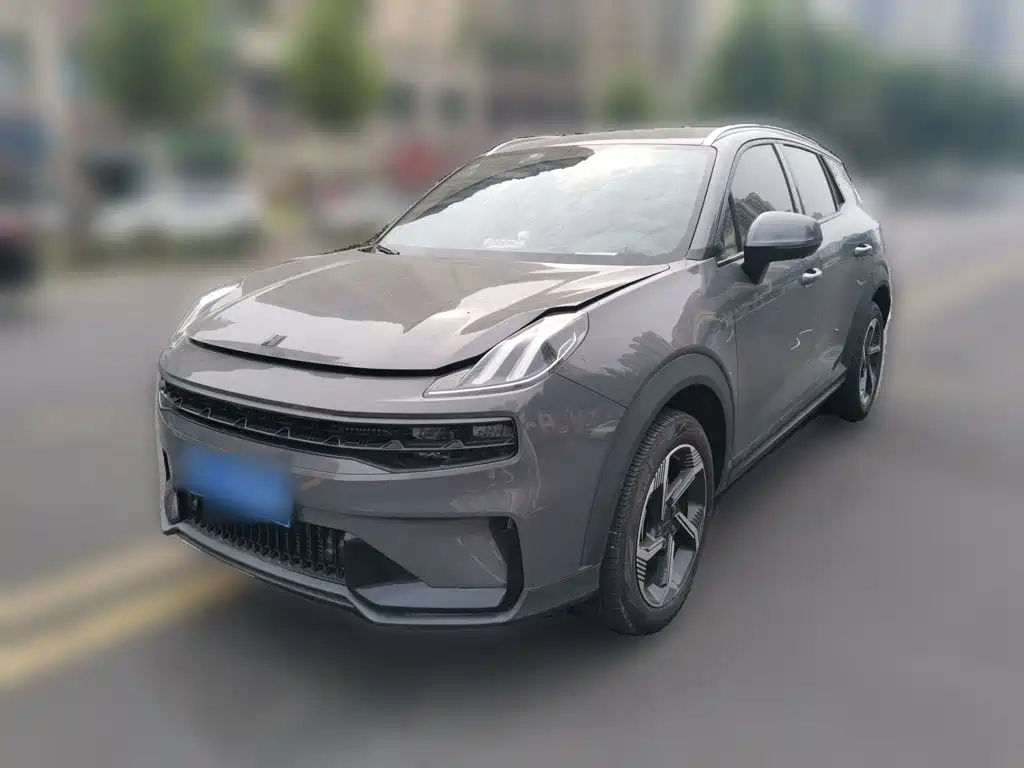 Lynk & Co 06