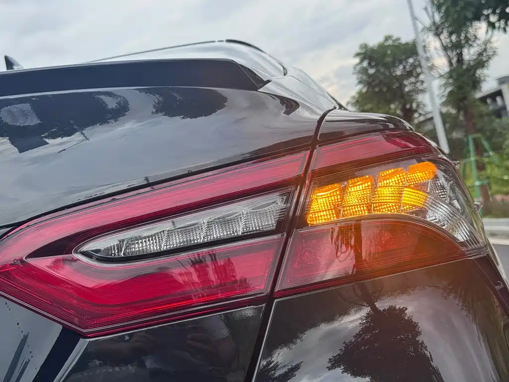 Toyota Camry — миниатюра 9