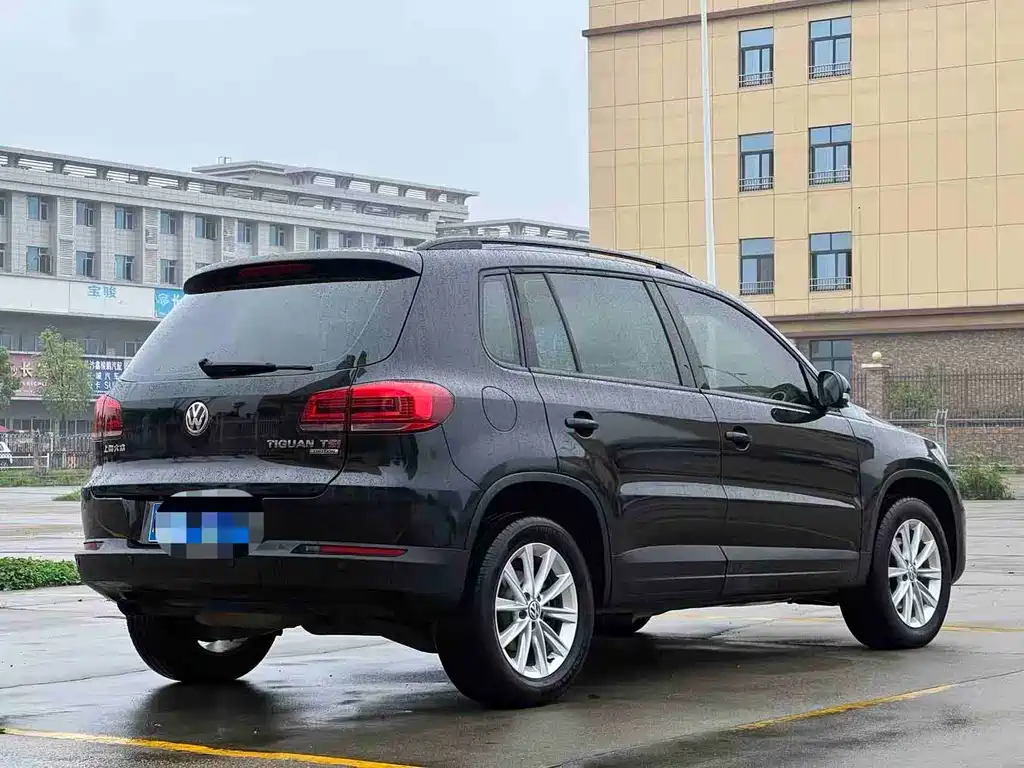Volkswagen Tiguan 2015 1.8TSI AT