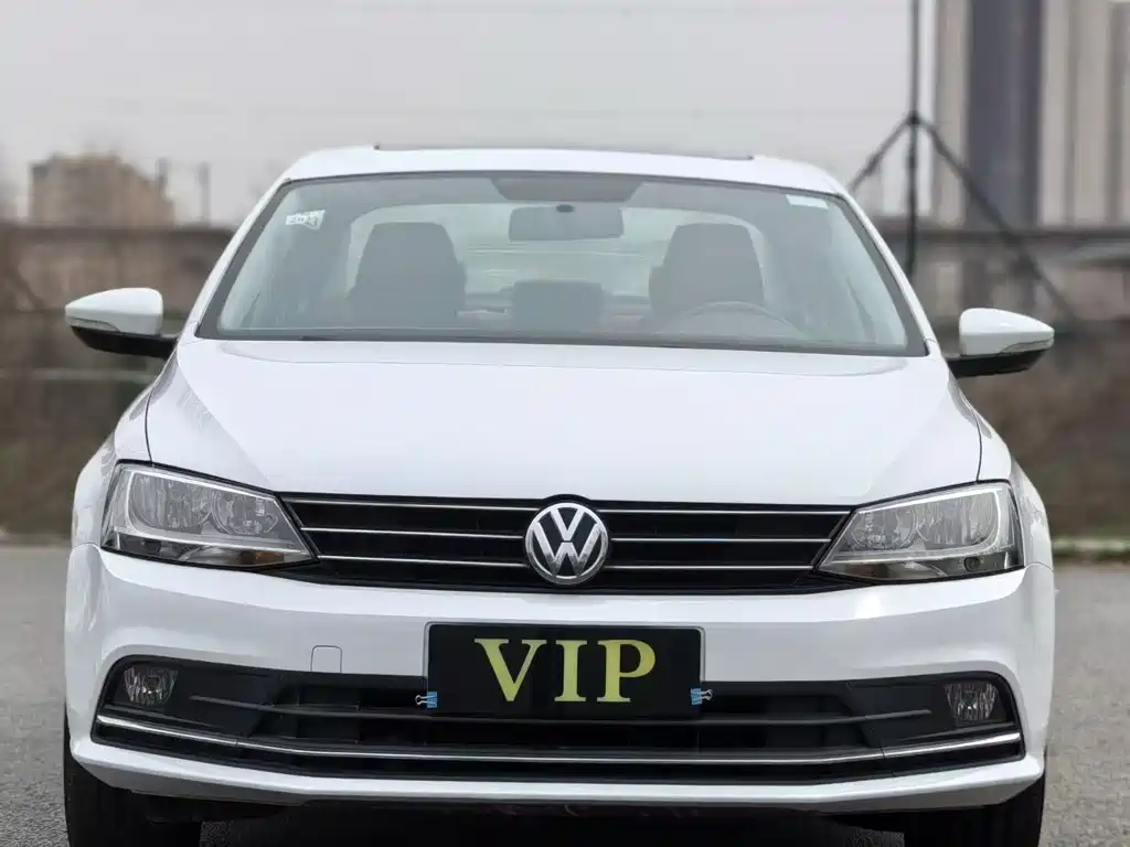 Volkswagen Sagitar 2015 1.6L AT Comfort