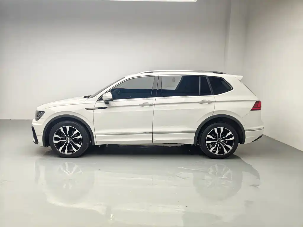 Volkswagen Tiguan L — миниатюра 4