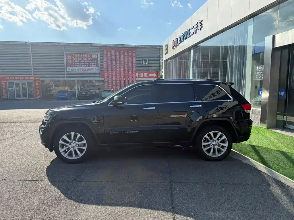Jeep Grand Cherokee (Import) — миниатюра 6