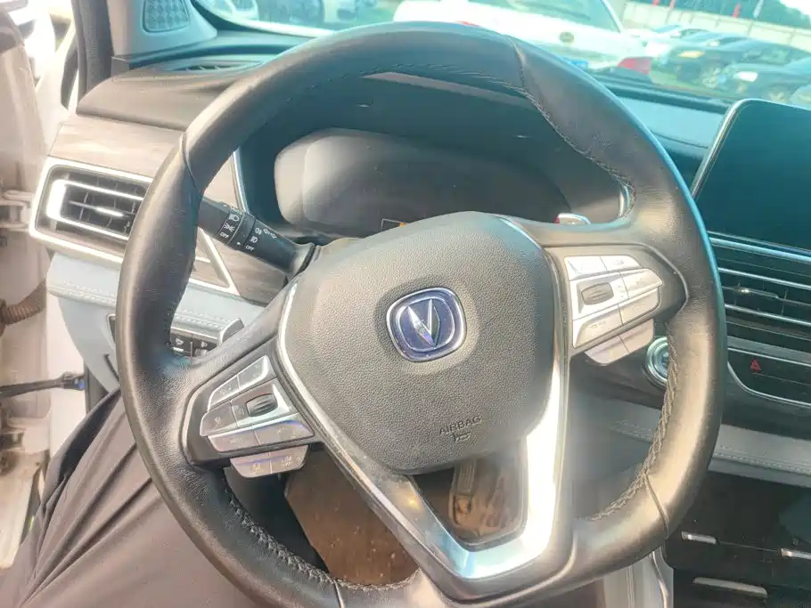 Changan CS75 New Energy — миниатюра 15