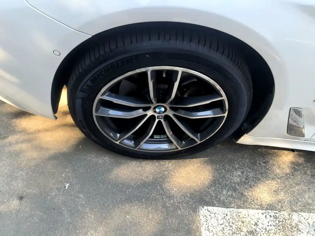 BMW 5 Series — миниатюра 23
