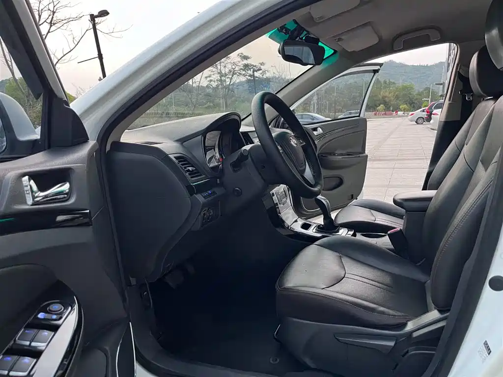 BYD E5 2018 450 Enjoy