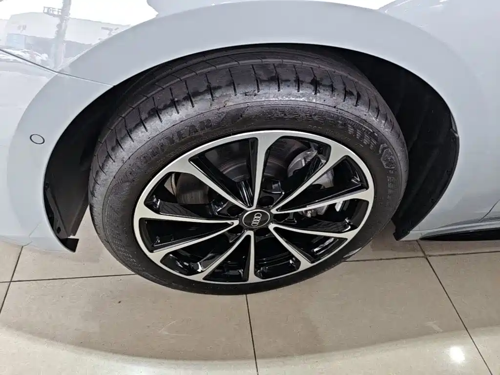 Audi A5L — миниатюра 23