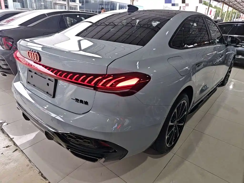 Audi A5L — миниатюра 7