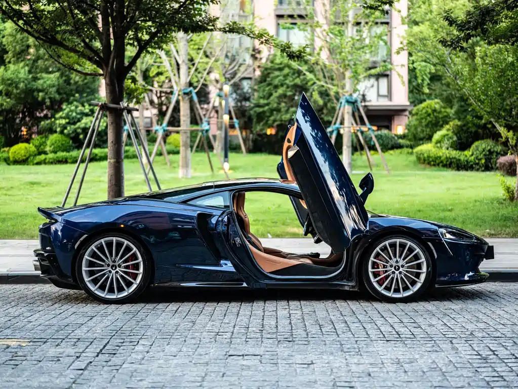 McLaren GT — миниатюра 3