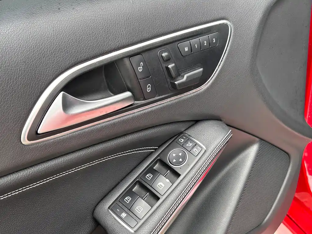 Mercedes-Benz A-Class (Import) — миниатюра 10