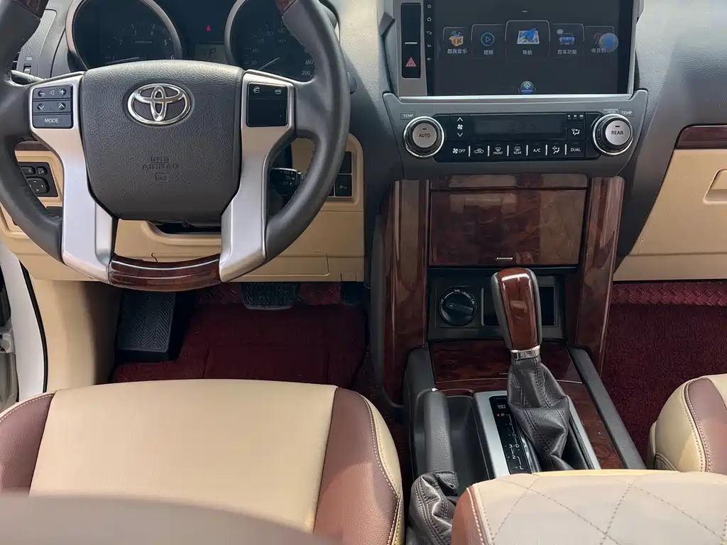 Toyota Land Cruiser Prado 2014 2.7L AT Luxury