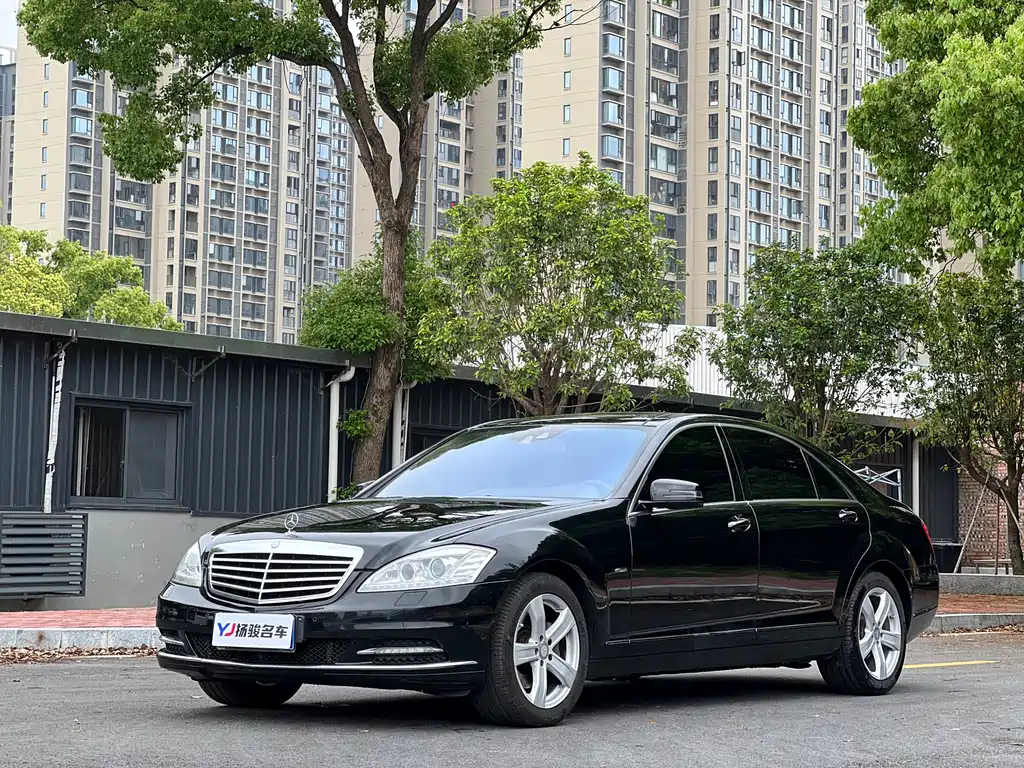 Mercedes-Benz S-Class 2011