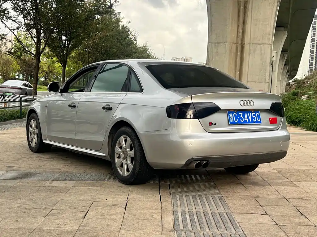 Audi A4L — миниатюра 7