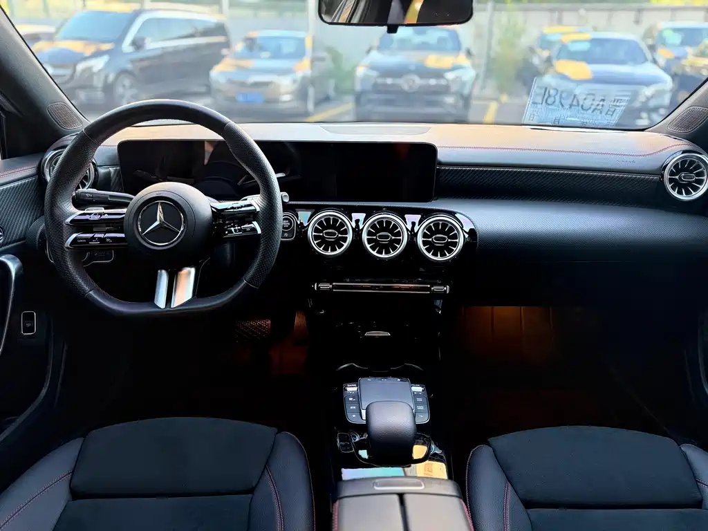 Mercedes-Benz A-Class — миниатюра 7