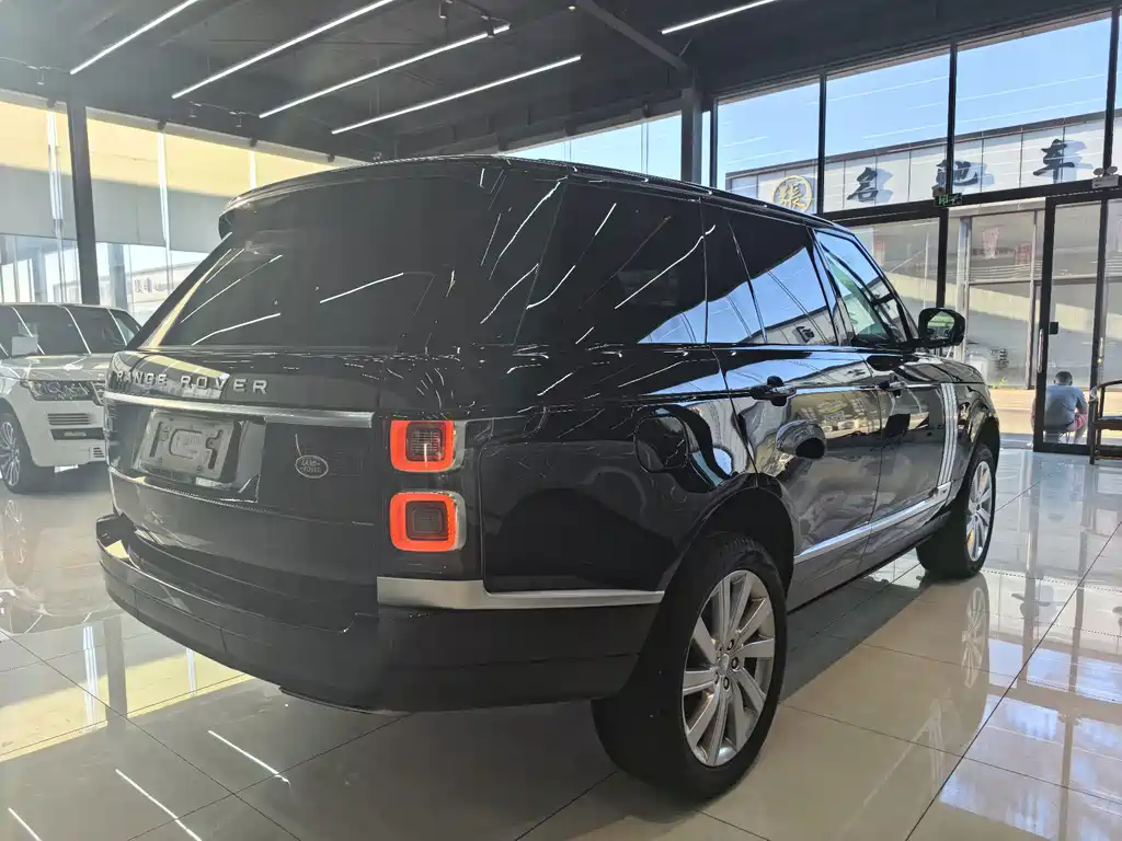 Land Rover Range Rover — миниатюра 4