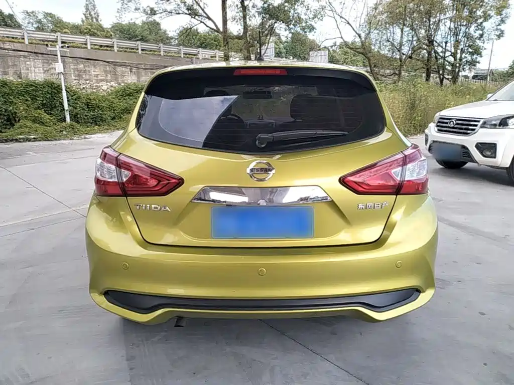 Nissan Tiida — миниатюра 6