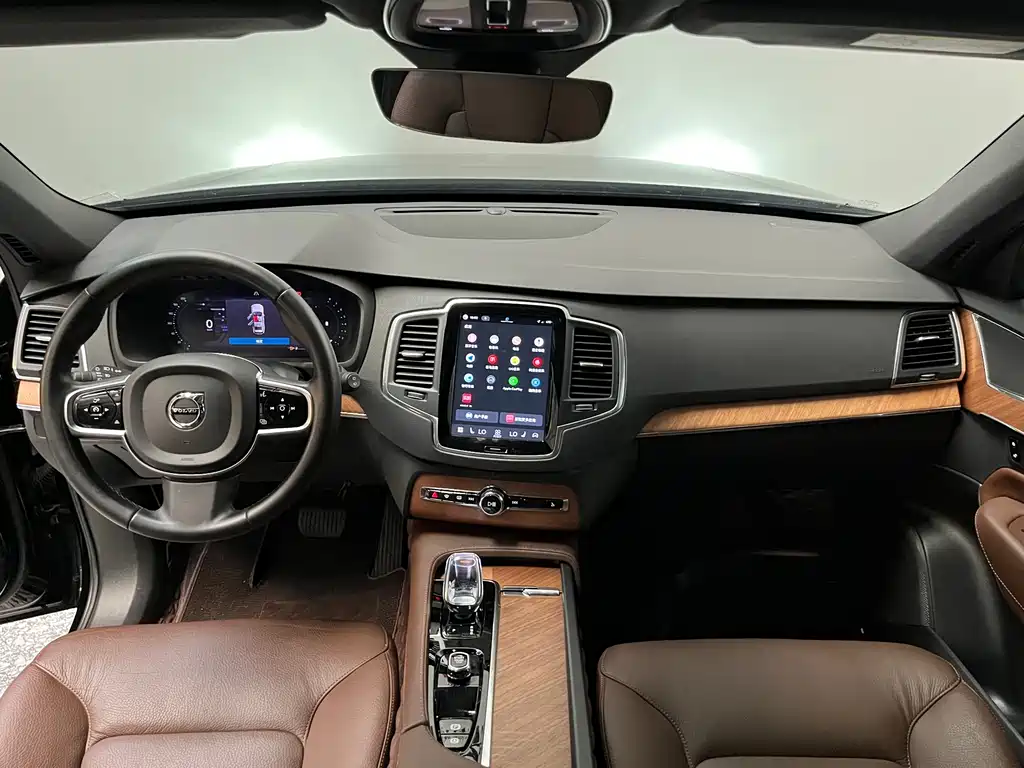 Volvo XC90 — миниатюра 10