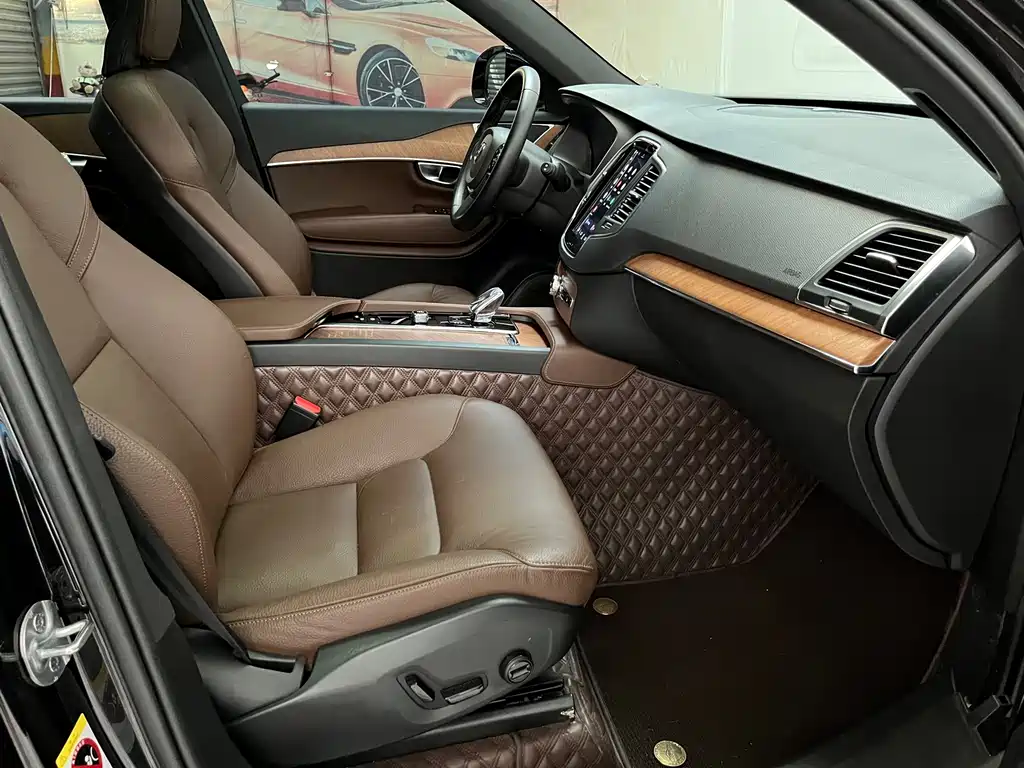 Volvo XC90 — миниатюра 12