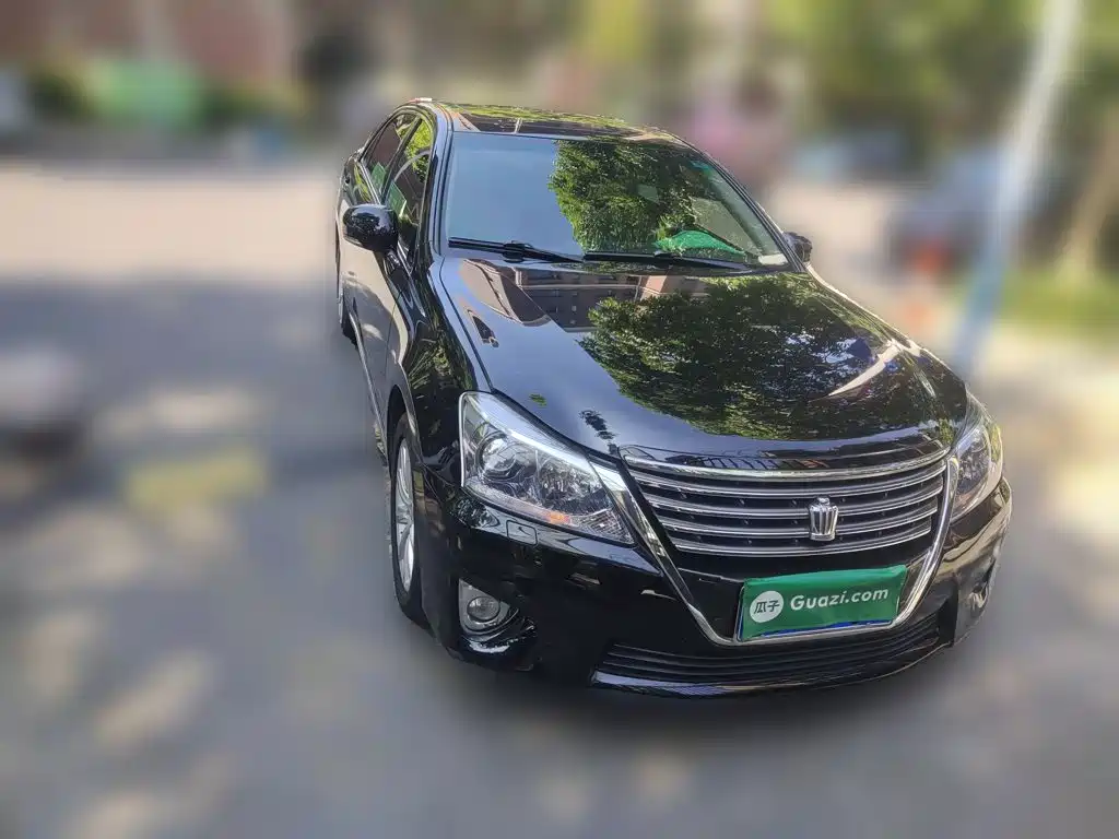 Toyota Crown — миниатюра 24